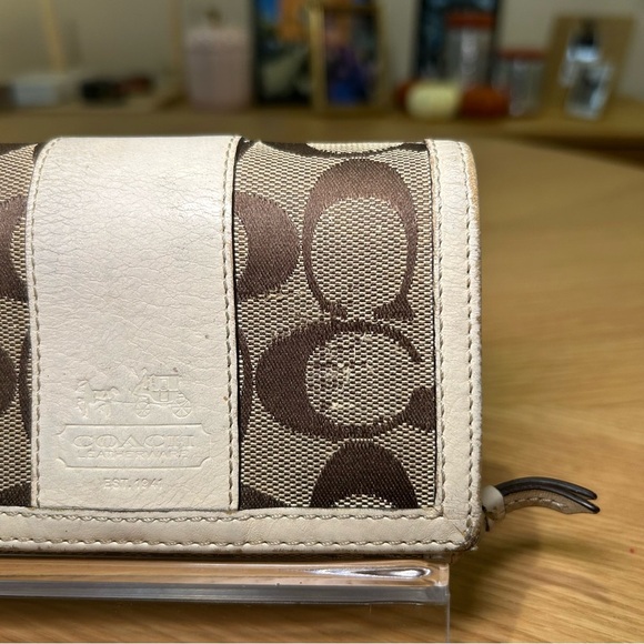 Coach Signature Canvas Trifold Wallet - Picture 2 of 12